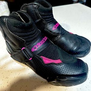 Alpinestars women’s Moto shoes
